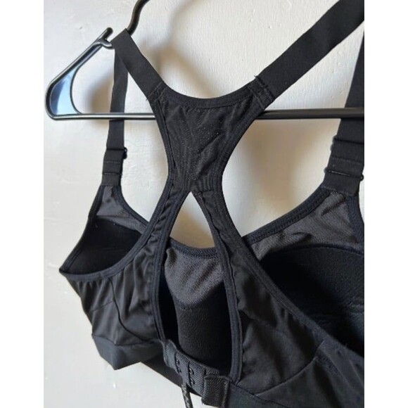 Victoria's Secret Incredible Lightweight Max Sport Bra - Picture 6 of 9
